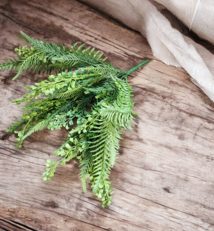 20" Plastic Mixed Fern Bush x7