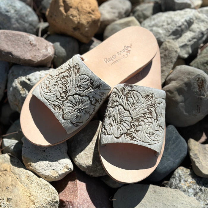 Agave Sky Women's Nadia Floral Western Slide in Cowhide