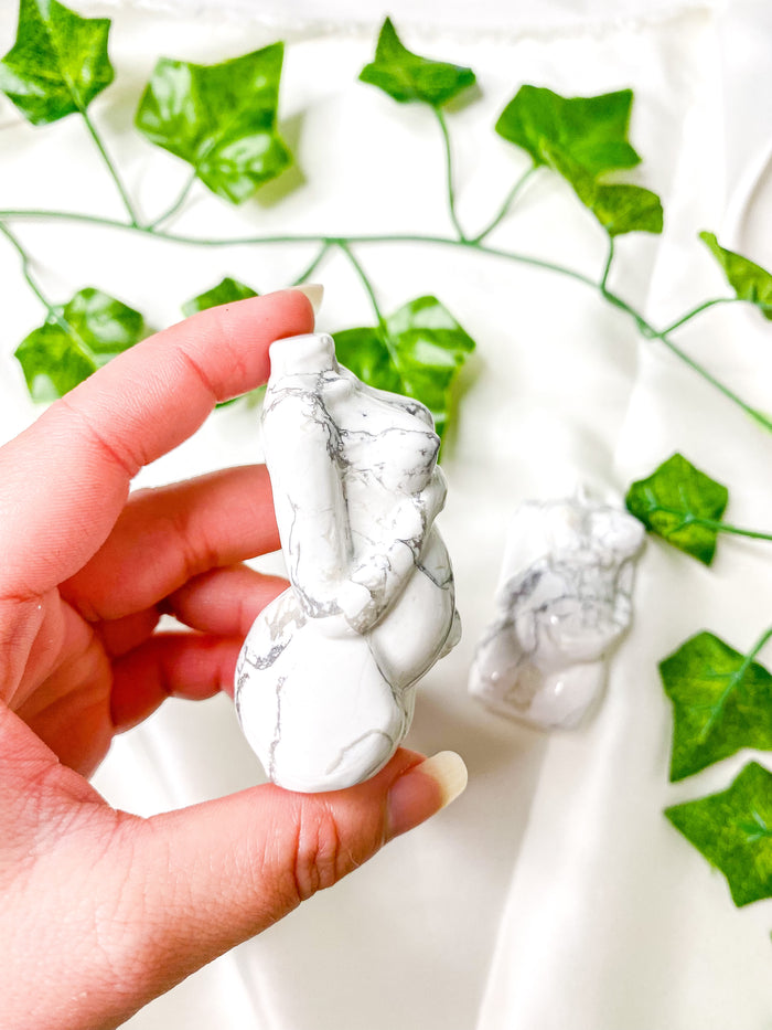 Howlite Pregnant Goddess Body
