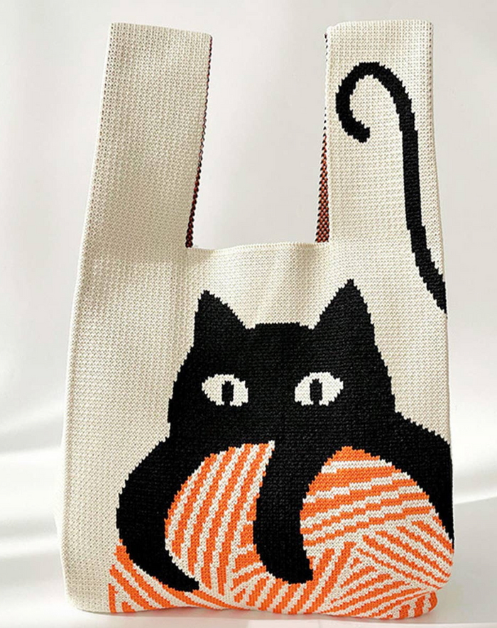 Cat with Giant yarn
