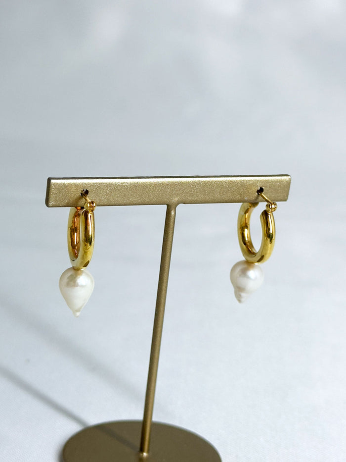 Lemme.  L14105 Studs Pearl Hoop Earrings