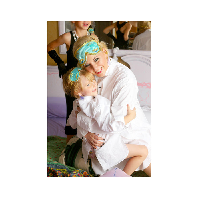 Mini Holly Iconic Sleep Cover – Audrey - Inspired Eye Mask for Halloween Costumes & Elegant Nightwear for Little Stars - Utopiat
